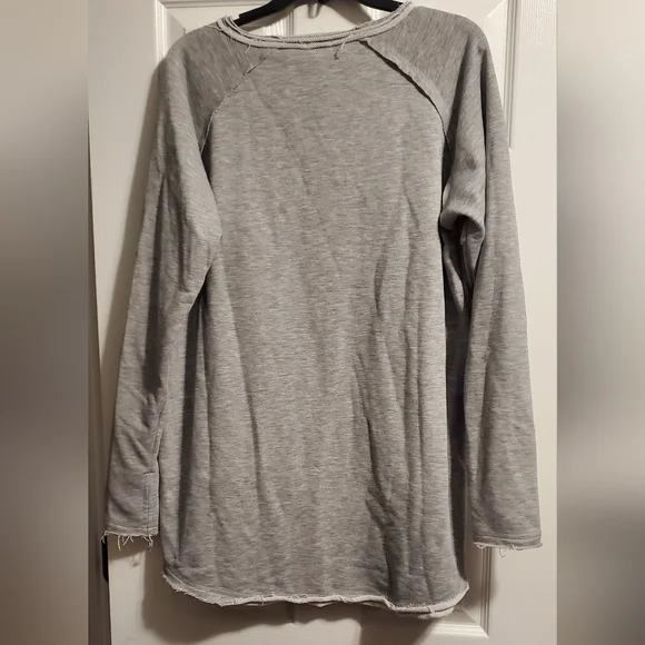 Hi-Lo Shirt - Picture 6 of 7